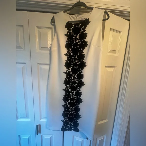 Calvin Klein sz 14 White Sheath Dress with Black Lace - Picture 2 of 6